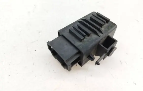 Volkswagen Touareg I Seat heating relay 1Z0959772B