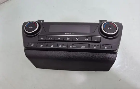 Hyundai Tucson TL Climate control unit 97250D7590TRY