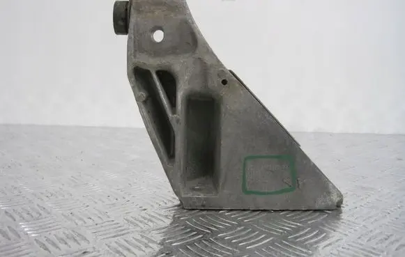 BMW X6 E71 Gearbox mounting bracket 6772680