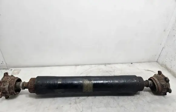 Mitsubishi Pajero Rear driveshaft/prop shaft 