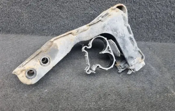 Audi A8 S8 D4 4H Front bumper mounting bracket 4H0399633