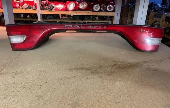 Mitsubishi Galant Tailgate rear/tail lights 0431596