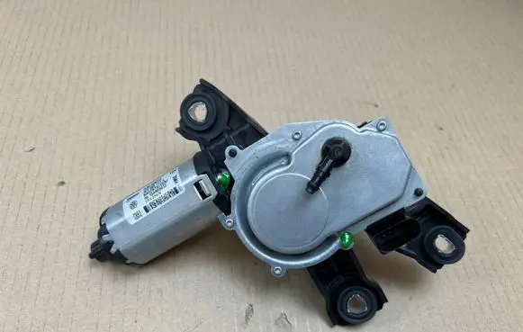 Volkswagen PASSAT B7 Rear window wiper motor 3C9955711A