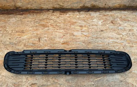 Renault Twingo III Front bumper lower grill 622546033R
