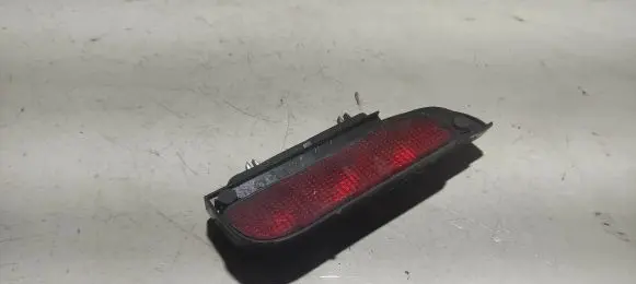 Third/center stoplight