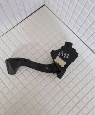 Toyota RAV 4 (XA40) Accelerator throttle pedal 7881100W040