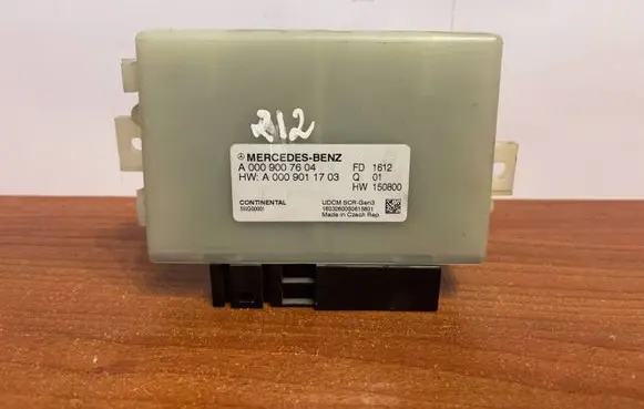 Mercedes-Benz E W213 Reducing agents exhaust control unit A0009007604 A0009011703 5WG00001