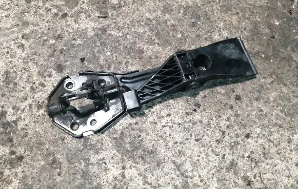 Audi A6 S6 C7 4G Engine bonnet/hood lock/latch loop/hook 4G0823480