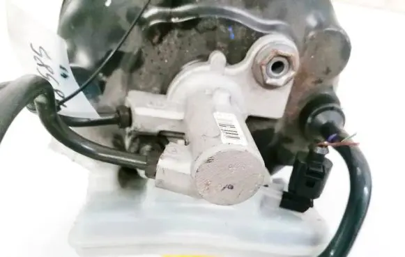 Audi A6 S6 C6 4F Master brake cylinder