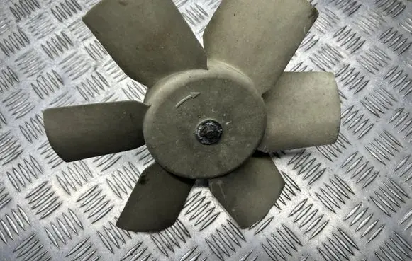 Audi 80 90 B3 Radiator cooling fan shroud 811959455