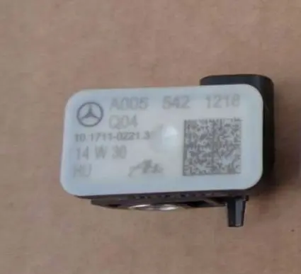 Mercedes-Benz E W212 Airbag deployment crash/impact sensor A0055421218
