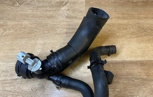 Jaguar F-Type Thermostat housing 8W836A968AB