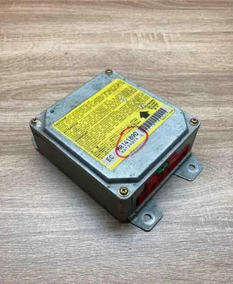 Mitsubishi Galant Airbag control unit/module MR141890 X6T39074