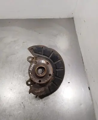 Skoda Octavia Mk2 (1Z) Front wheel hub spindle knuckle