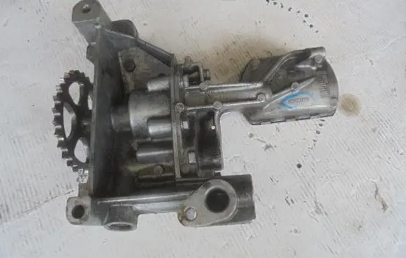 Peugeot 301 Oil pump 9644350880