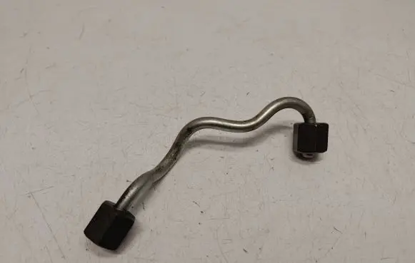 BMW X3 E83 Fuel injector supply line/pipe 13537792717