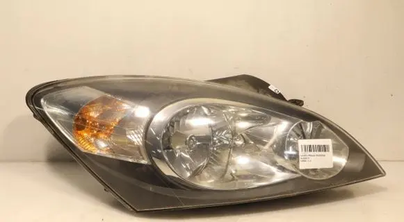 KIA Ceed Headlight/headlamp 92102-1H500