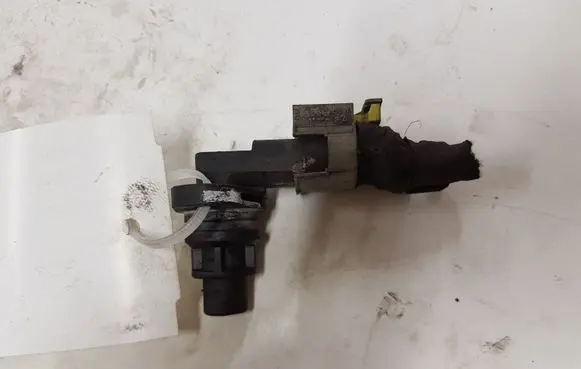 Opel Insignia A Camshaft position sensor 55201876