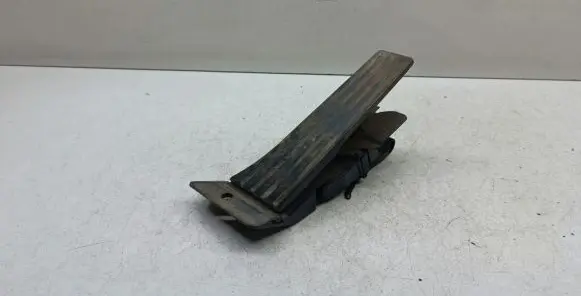 BMW 1 F20 F21 Accelerator throttle pedal 6853176 35426853176