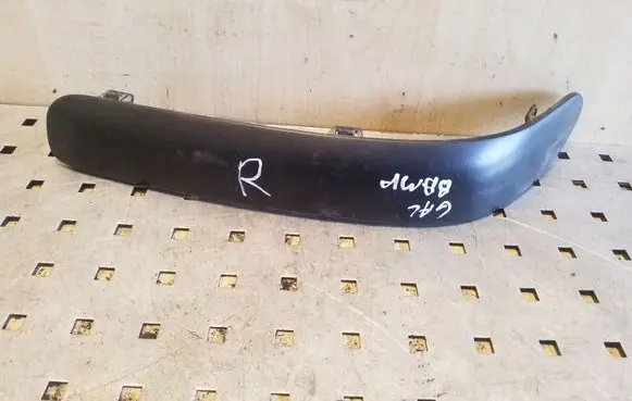 Rear bumper trim bar molding