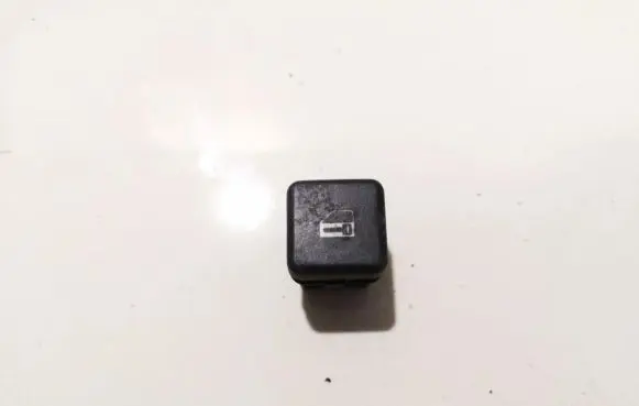 BMW 5 E39 Central locking switch button 8360828