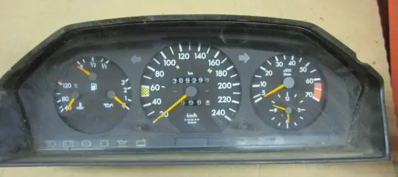 Mercedes-Benz E W124 Speedometer (instrument cluster) 1245431525