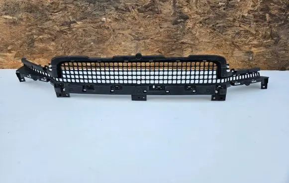 Land Rover Defender Front bumper lower grill L8B2-17F791-A