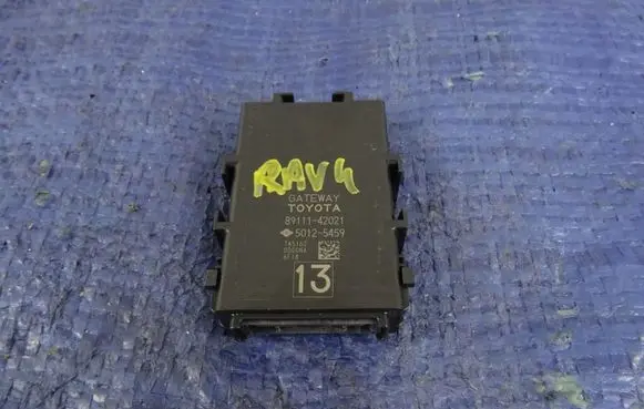 Toyota RAV 4 (XA40) Other control units/modules 8911142021