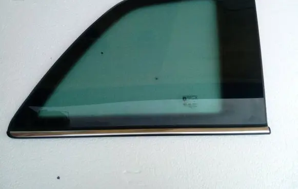 Opel Zafira B Rear vent window glass 