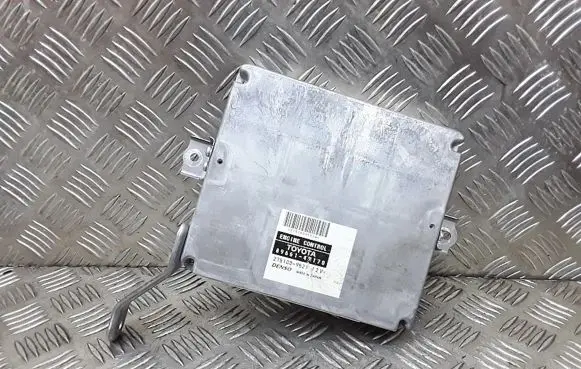 Toyota Prius (NHW20) Engine control unit/module 8966147170