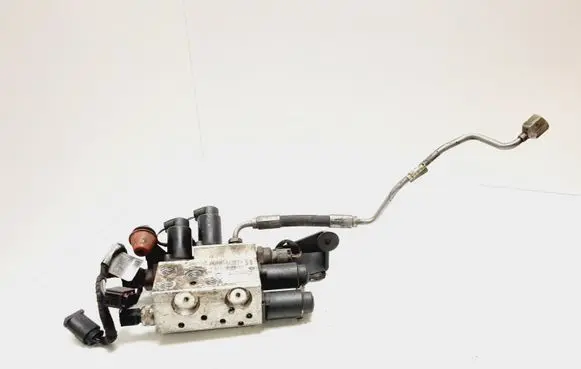 BMW 7 E65 E66 Air suspension compressor 6758704