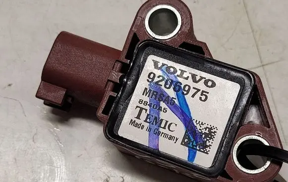 Volvo V50 Airbag deployment crash/impact sensor 9206975