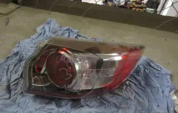 Mazda 2 Rear/tail lights BBM751150 K2442