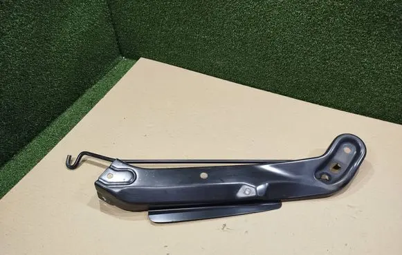 Volkswagen Crafter Headlight/headlamp mounting bracket 7C0805931A