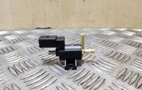 Volkswagen Eos Vacuum valve 03C906283B 70258802