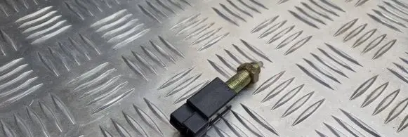 Subaru Forester SF Brake pedal sensor switch