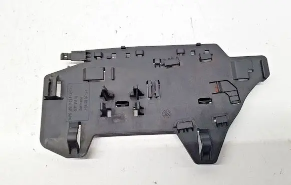 BMW 5 E60 E61 Engine mounting bracket 7793417