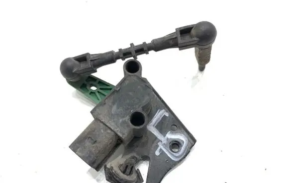 Audi A8 S8 D4 4H Headlight/headlamp level sensor 3C0907503