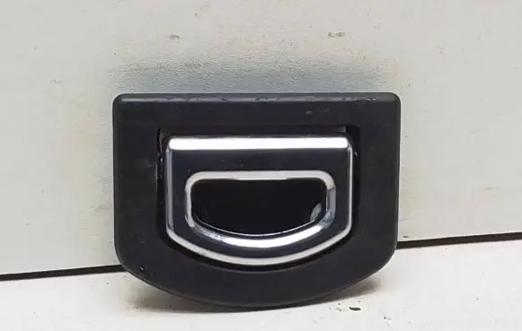 Audi A3 S3 8L Tie down hook / loop 8D9864203