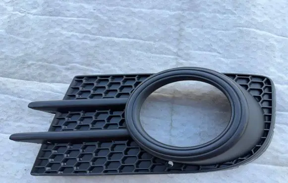 Volkswagen Tiguan Front fog light trim/grill 5N0853665EBLCP 5N0853665E