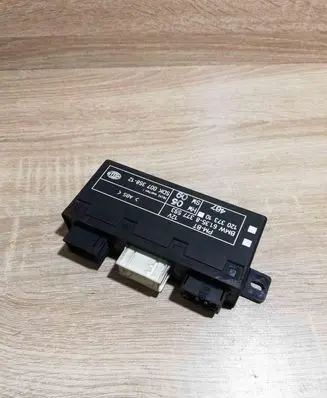 BMW 5 E39 Door control unit/module 8377593