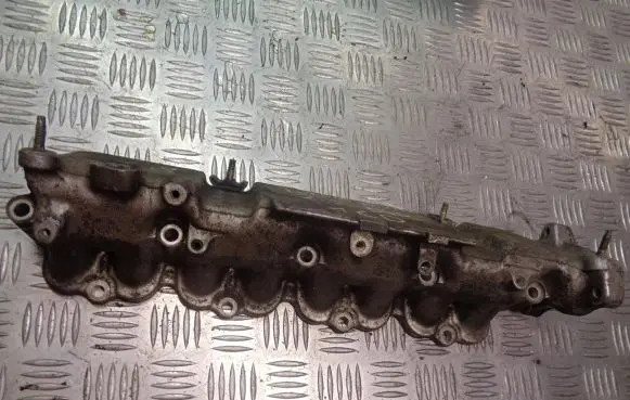 Toyota Avensis T250 Intake manifold