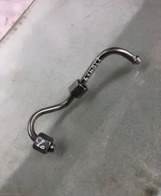 Volvo XC60 Fuel injector supply line/pipe 31669348