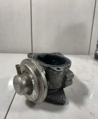 Mitsubishi Outlander EGR valve 038129637D