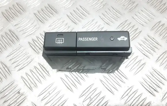 Toyota Avensis T250 Windscreen/window heater switch 8479006130C