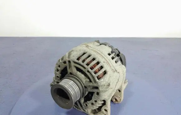 Volkswagen Golf IV Generator/alternator 036903024J