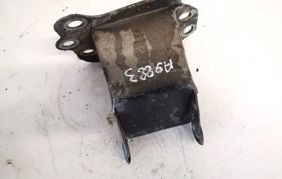 Opel Meriva A Front bumper mounting bracket 93368358