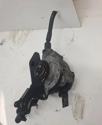 Volkswagen Transporter - Caravelle T5 Fuel injection high pressure pump