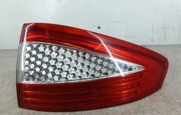 Ford Mondeo MK IV Rear/tail lights 7S7113404A