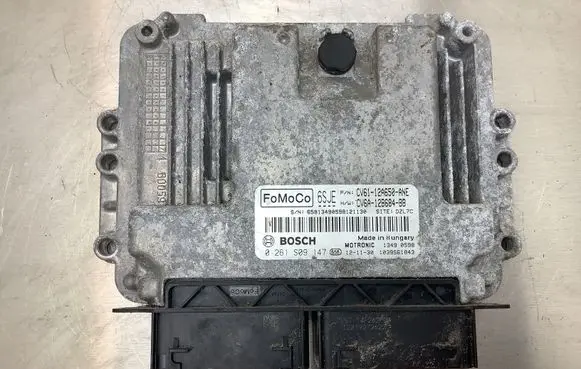 Ford Focus Engine control unit/module CV6112A650ANE CV6A12B684BB 0261S09147